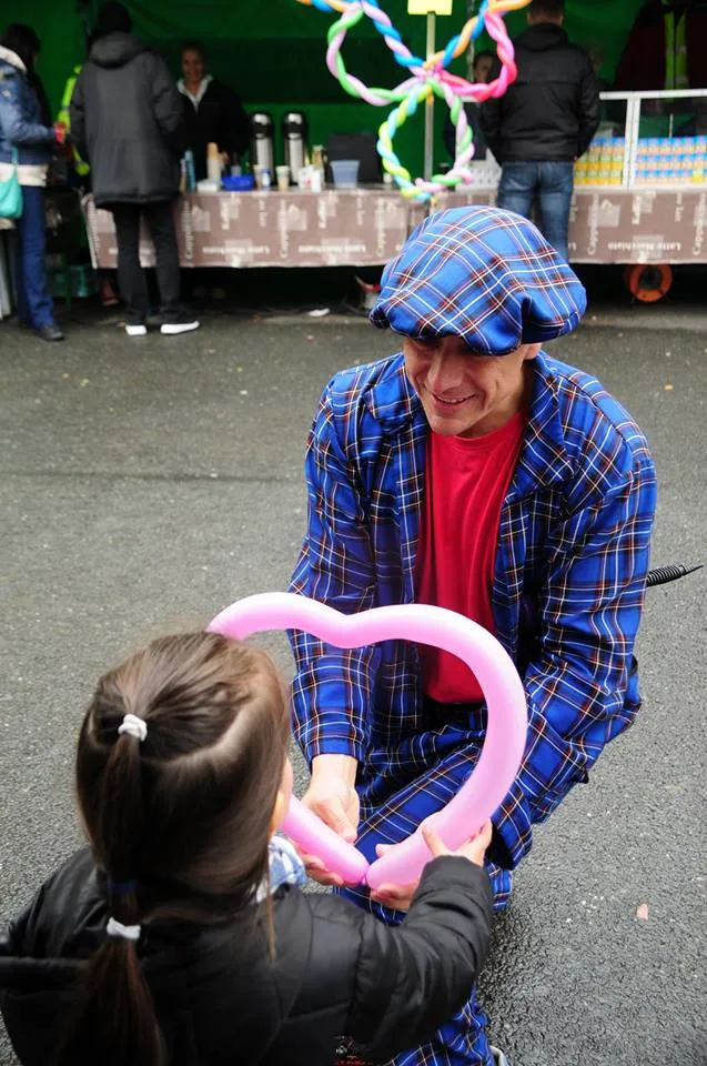 Herzballon für ein Kind bei Ballonmodellage