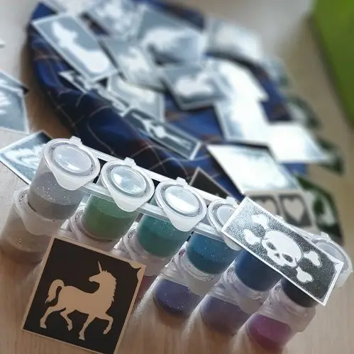 Glitzer Tattoos für Kinder auf Geburtstag in Moers
